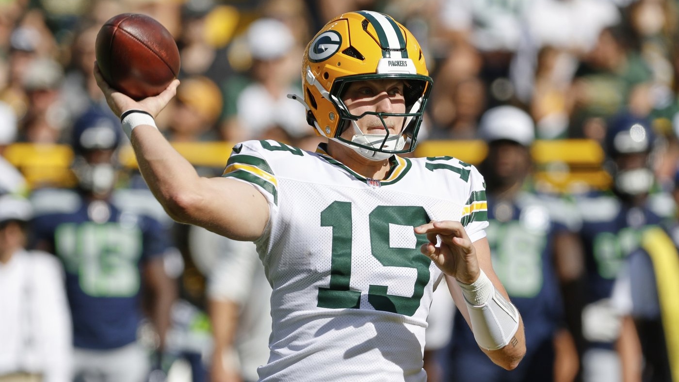 Canadian QB Taylor Elgersma signs deal with Winnipeg Blue Bombers